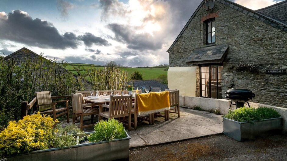 Book the Best Cottages Near Me for a Perfect Holiday
