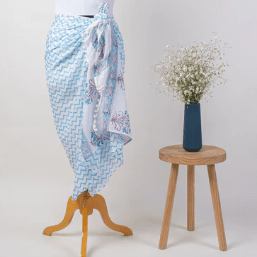 🌞 Sarongs / Pareos – the ultimate beachside accessory!