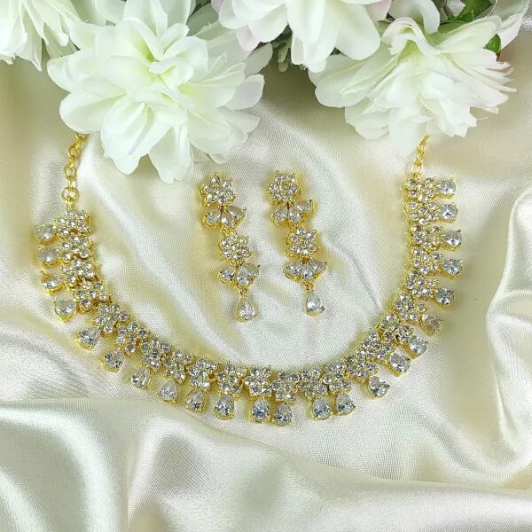 Long Rani Haar Regal Elegance in Traditional Indian Jewell