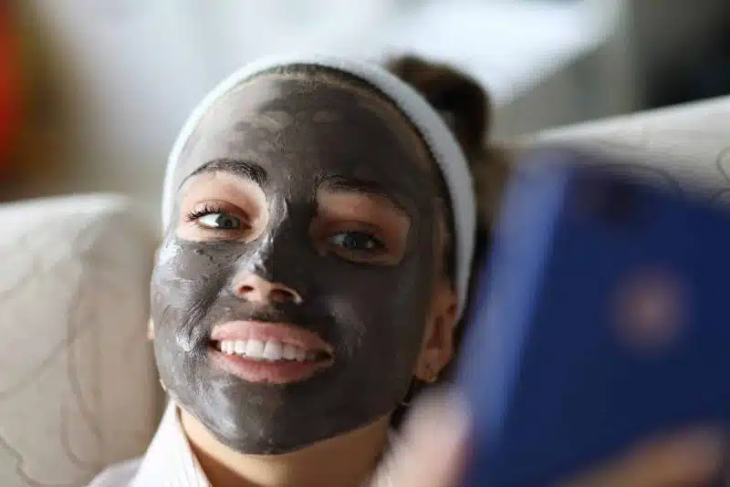 Dead Sea Mud Mask – Deep Detox & Glow in Minutes