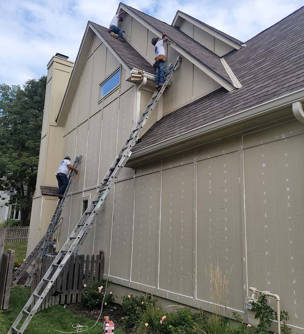 Experienced Exterior House Painter in Olathe – Residential Solutions K