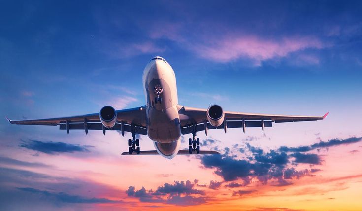 ¿Cuál es la política de Allegiant Air para menores no acompañados?