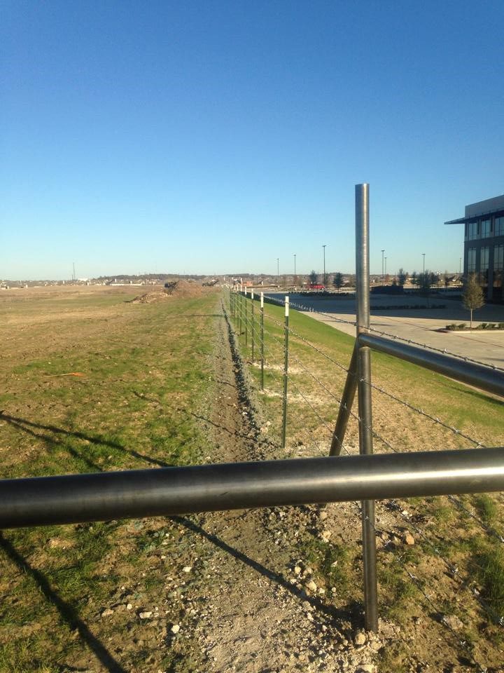 Who Provides Ranch Fencing in Fort Worth?