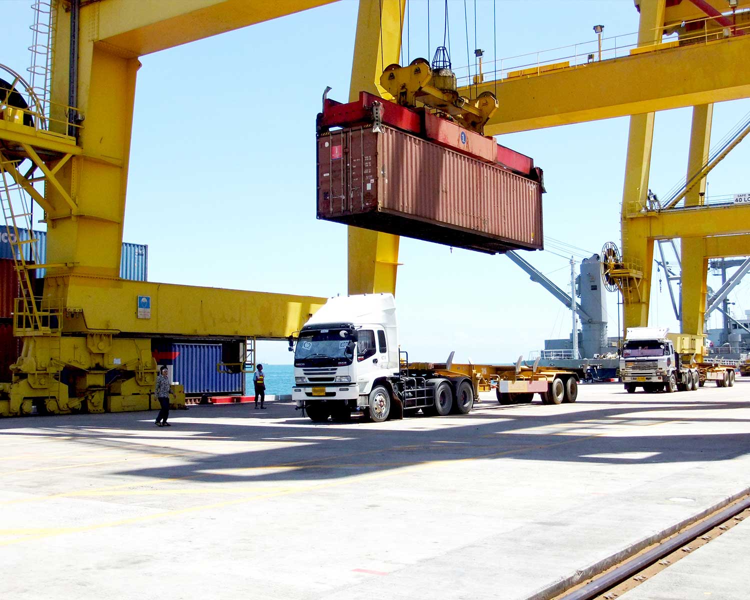 Documentation Support & Cleared Import Customs in Bahamas