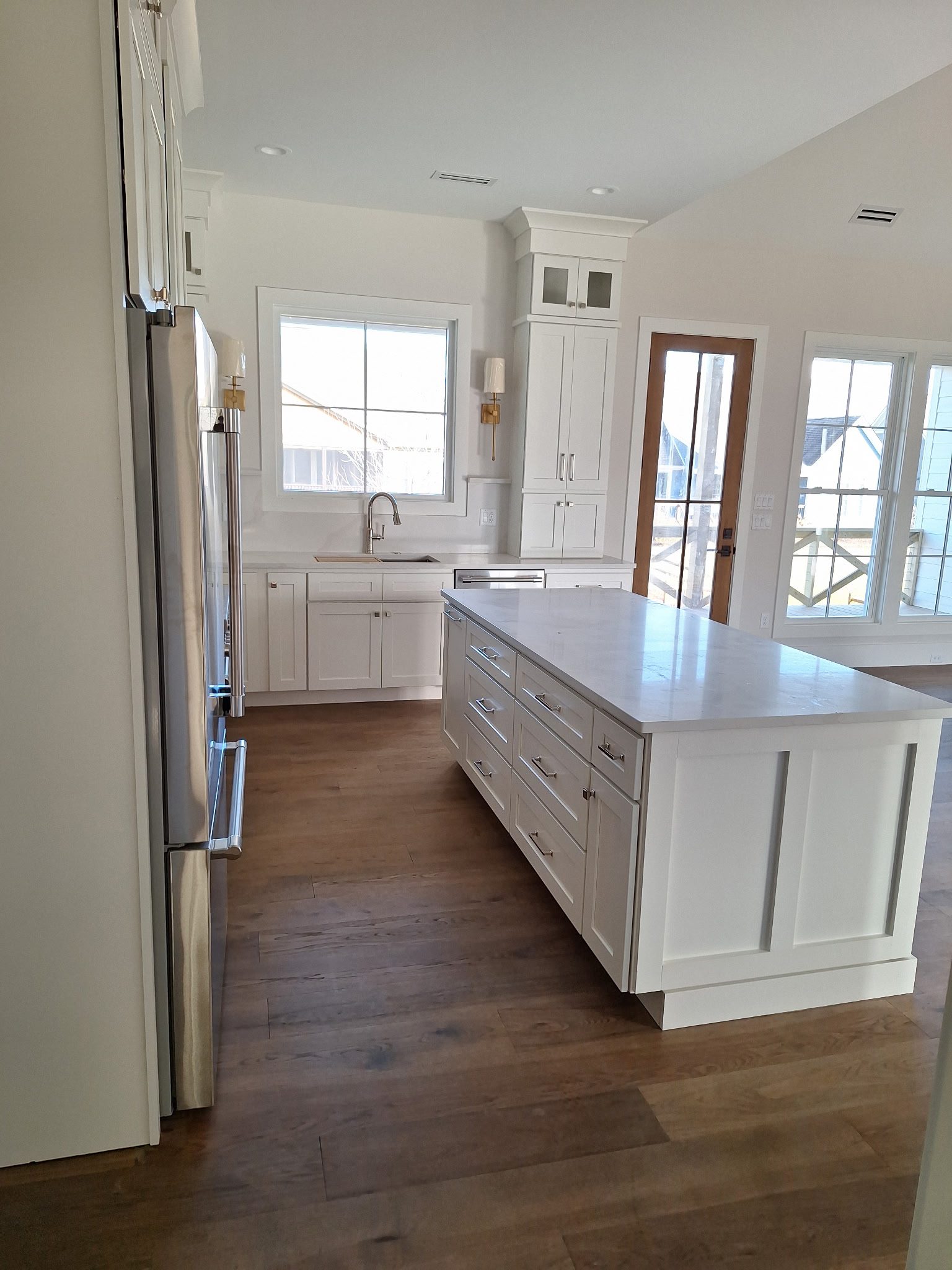 Upgrade Your Kitchen with Modern White Kitchen Cabinets in North Carol