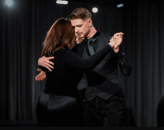 Get Professional Dance Classes in Abu Dhabi for Adults