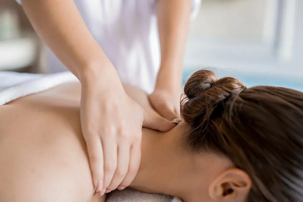 Shoulder Massage Services for Relaxation & Comfort