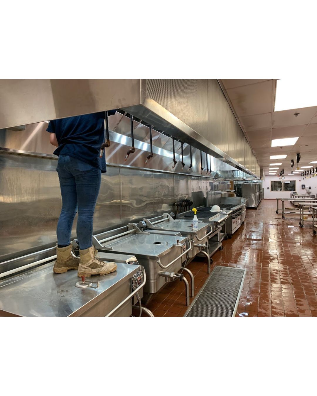 Remove Grease Buildup with Professional Kitchen Exhaust Duct Cleaning