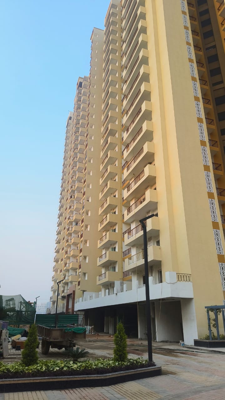 3BHK Ready To Move In Greater Noida West | Nirala World