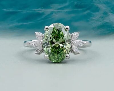 Oval-Green-Diamond-Ring