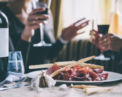 restaurant-table-wine