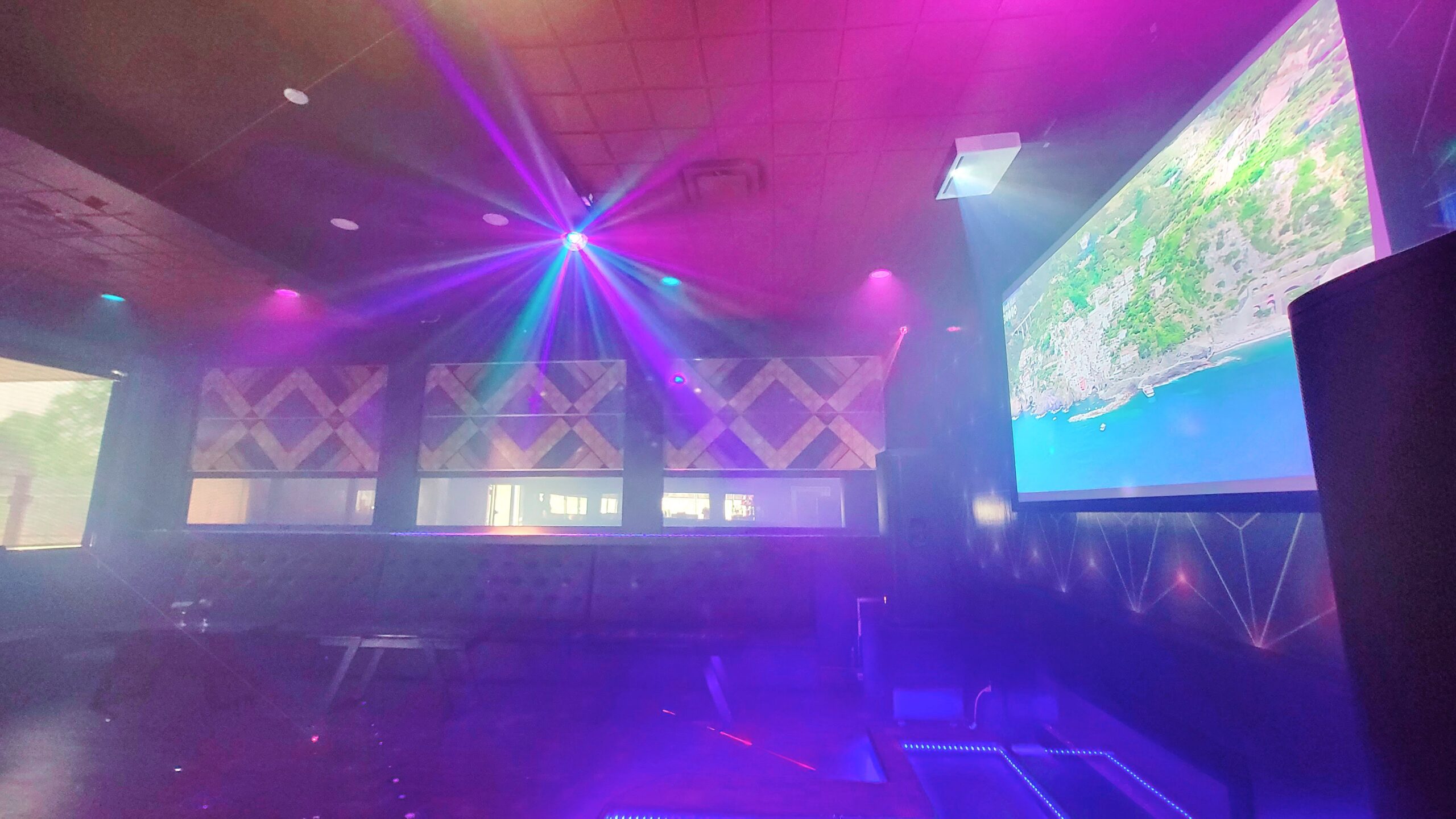 Best Bars in Cambridge ON for Drinks, Food & Nightlife