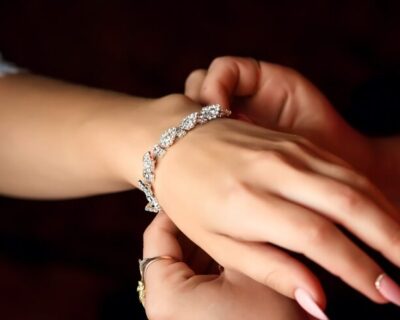 bride-hands-beautiful-decoration-arm-bracelet_99433-3228