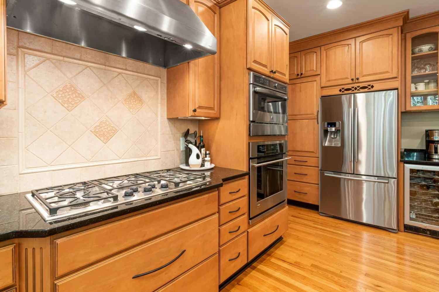 Premium Kitchen Cabinets Seller in Orlando