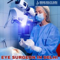 EyeSurgeoninDelhi