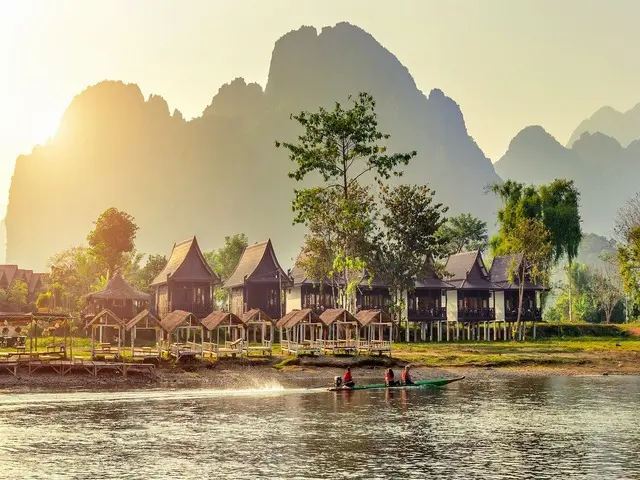 Impressive Tour Luang Prabang – Vang Vieng – Vientiane