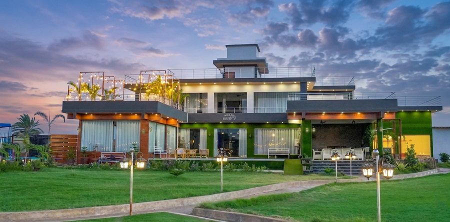 Lakeview Resort offers the best farmhouse in Karachi