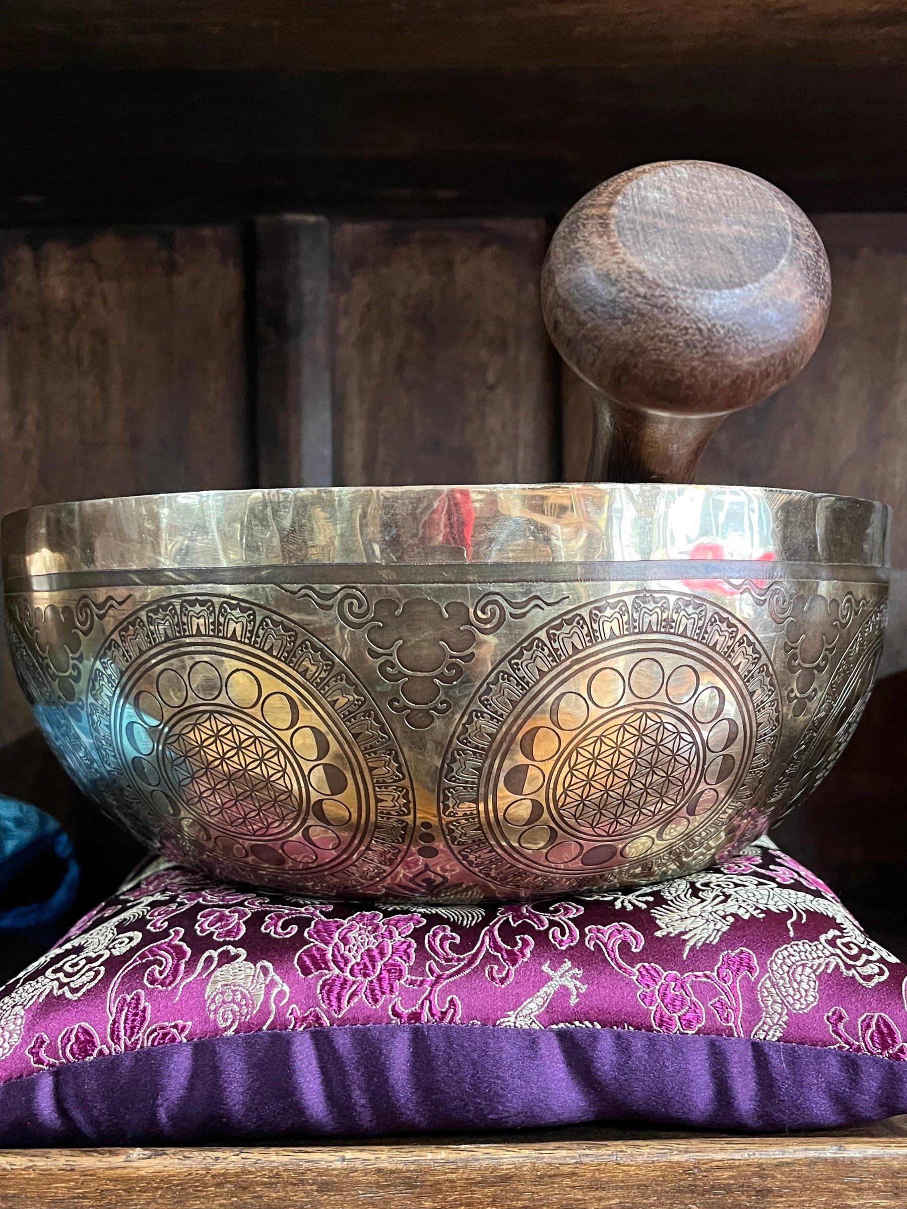 Meditation Gong Bowl – Deep Relaxation & Sound Healing Therapy at Home