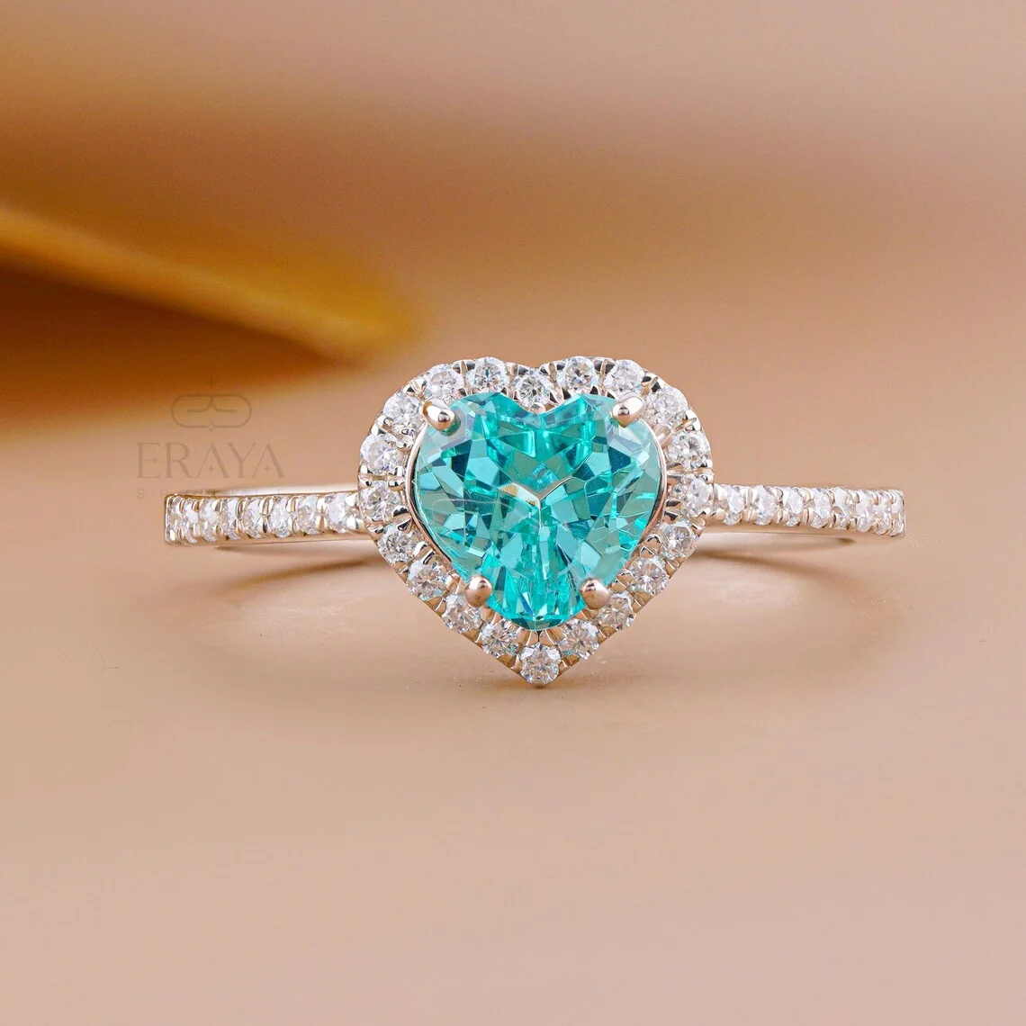 Halo Rings for Women – Elegant Designs with Brilliant Sparkle