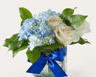 Fresh-Local-Floral-Arrangements-and-Care-From-a-Florist-in-Newton