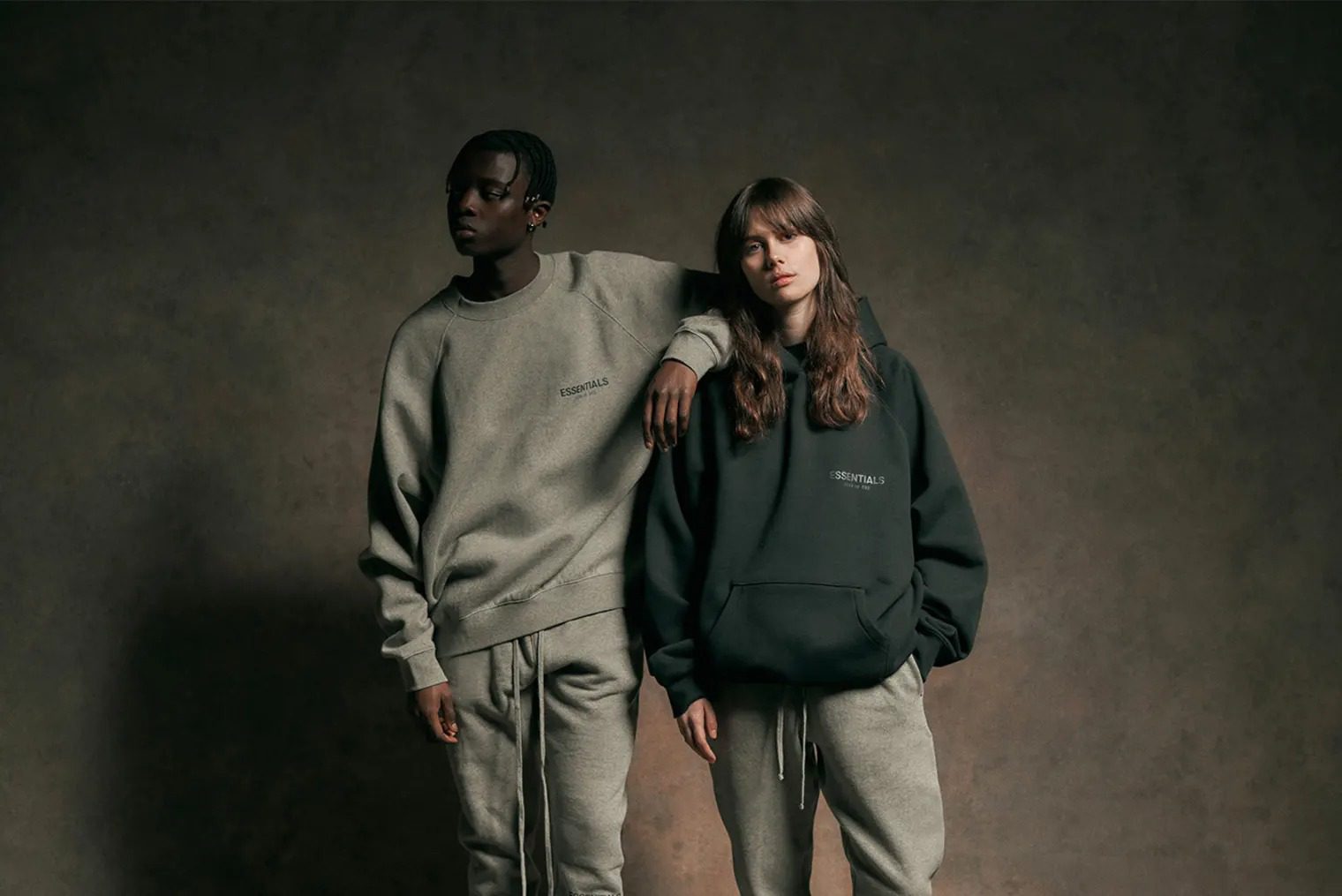 How to Choose the Best Essentials Hoodie Men for Your Wardrobe