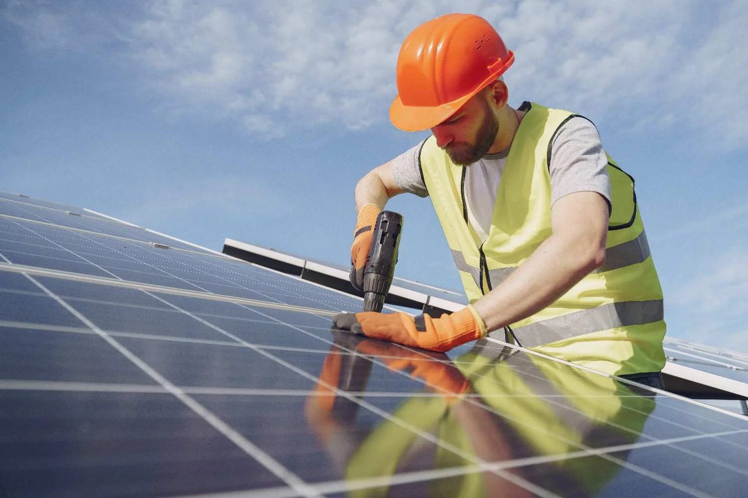 Reliable Roof Solar Panel Installation Fort Worth TX | Pivot Roofing &