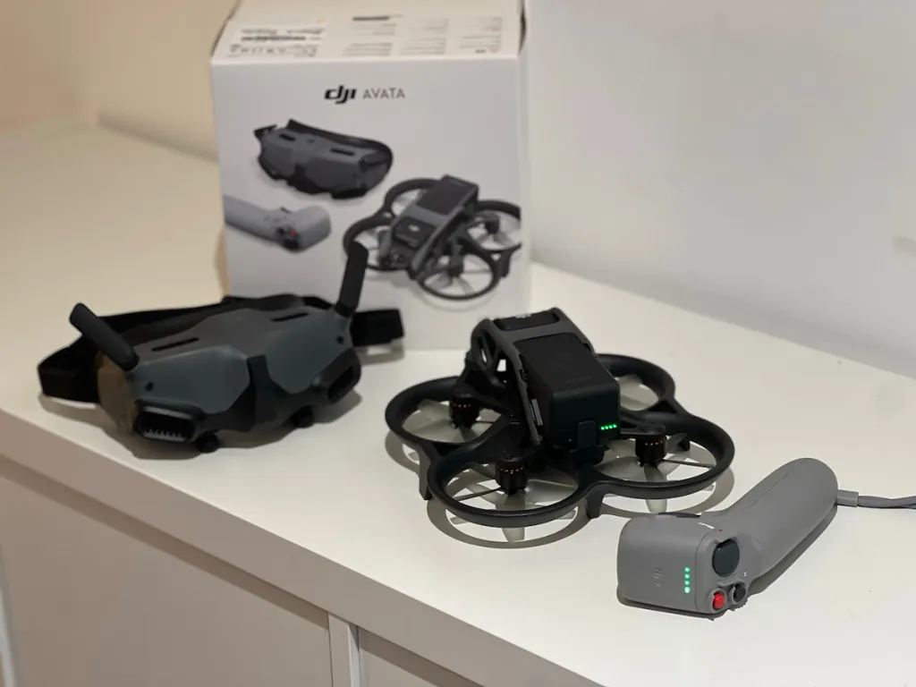 DJI Avata2 FlyMore Combo (3Batt)+FPVController3+RCMotion3+Goggles3 NO