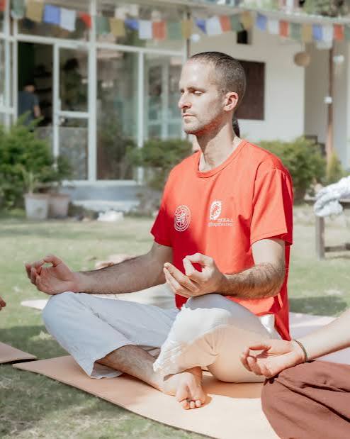 100 Hour Yoga Teacher Training In Rishikesh